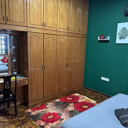 Отель 100 Oastel Coliving Танах-Рата Экстерьер фото