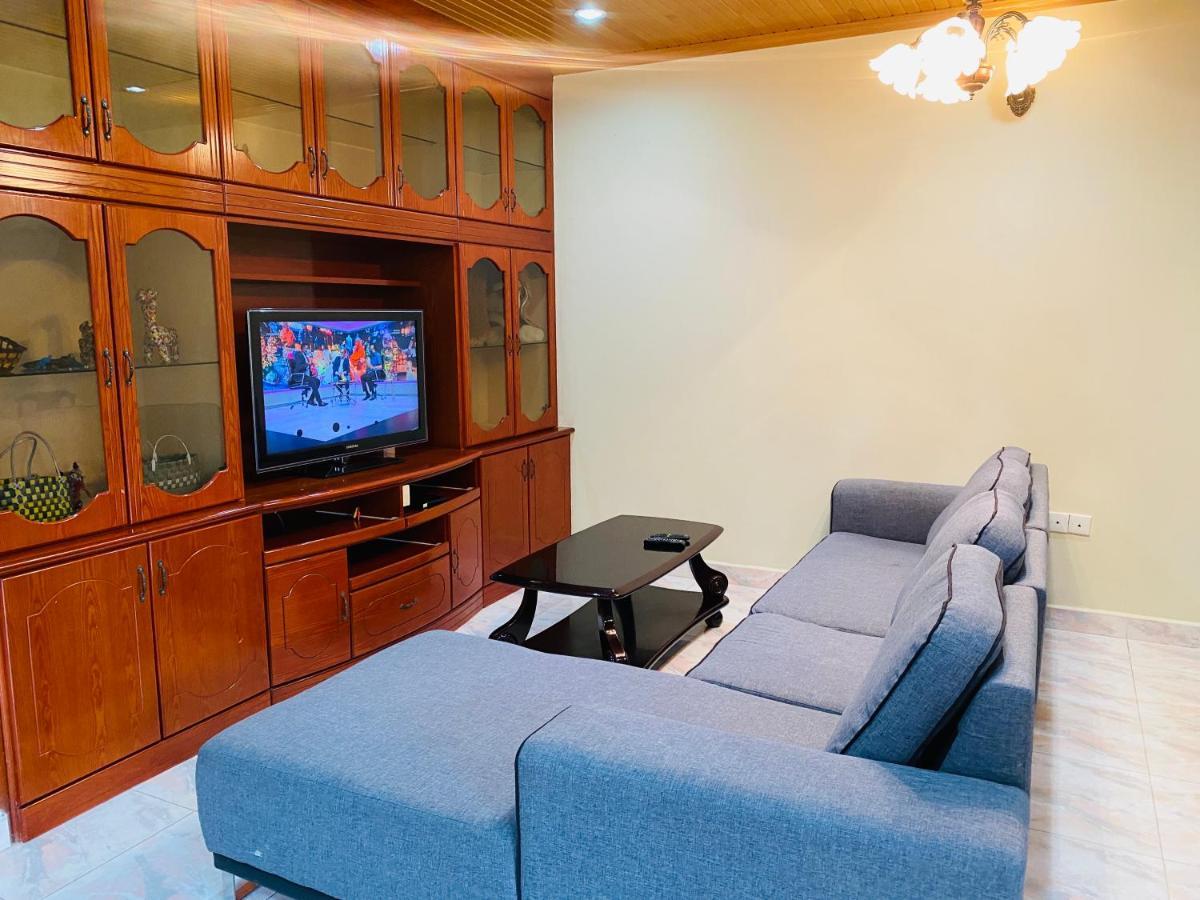 Отель 100 Oastel Coliving Танах-Рата Экстерьер фото