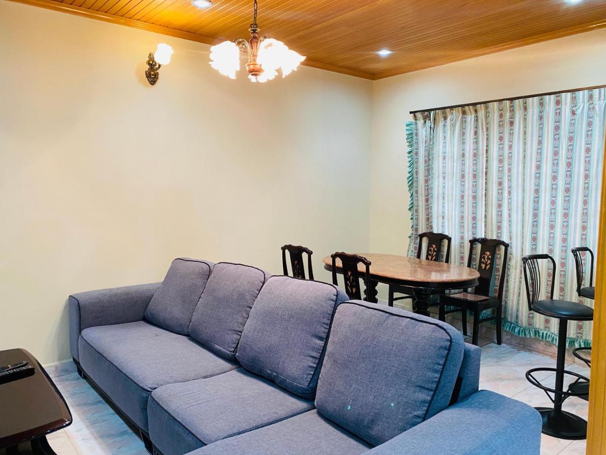 Отель 100 Oastel Coliving Танах-Рата Экстерьер фото