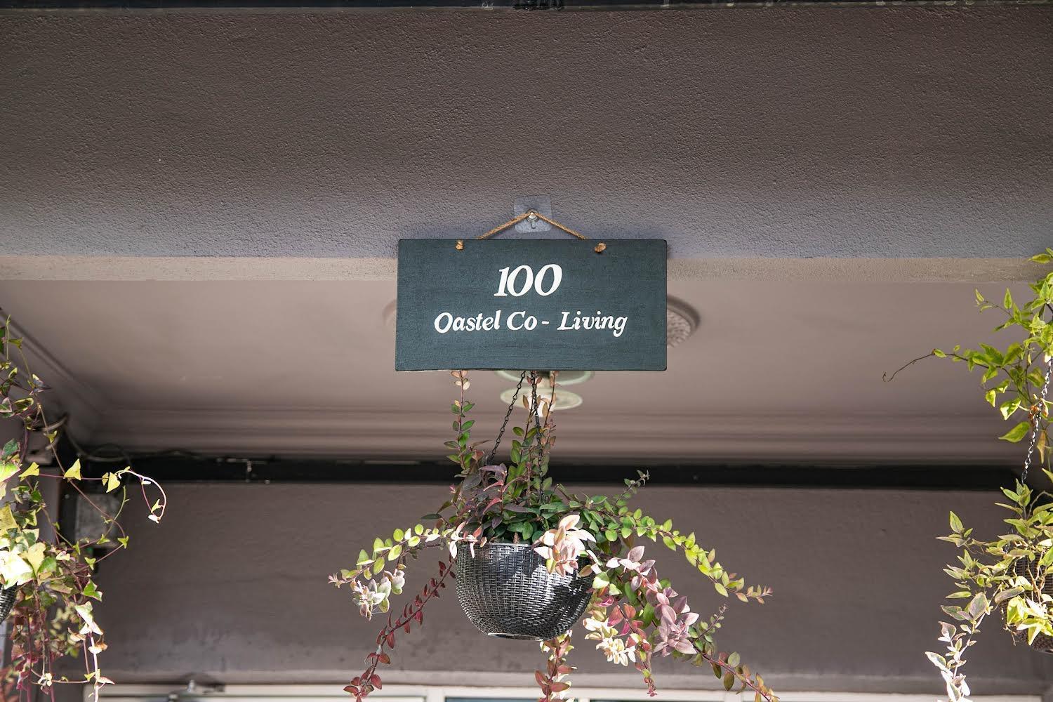 Отель 100 Oastel Coliving Танах-Рата Экстерьер фото